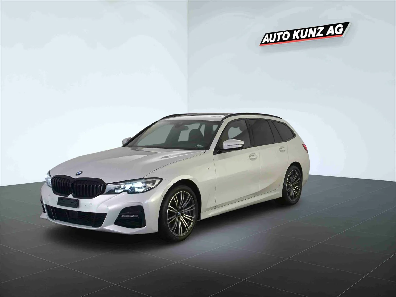 BMW 330i xDriveTouring M Sport Automat  Image 1